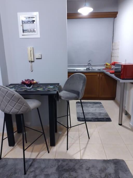 Apartament Χαίρε, Ξεΐνε, Παρ' Αμμι Φιλησεαι Tríkala Zewnętrze zdjęcie